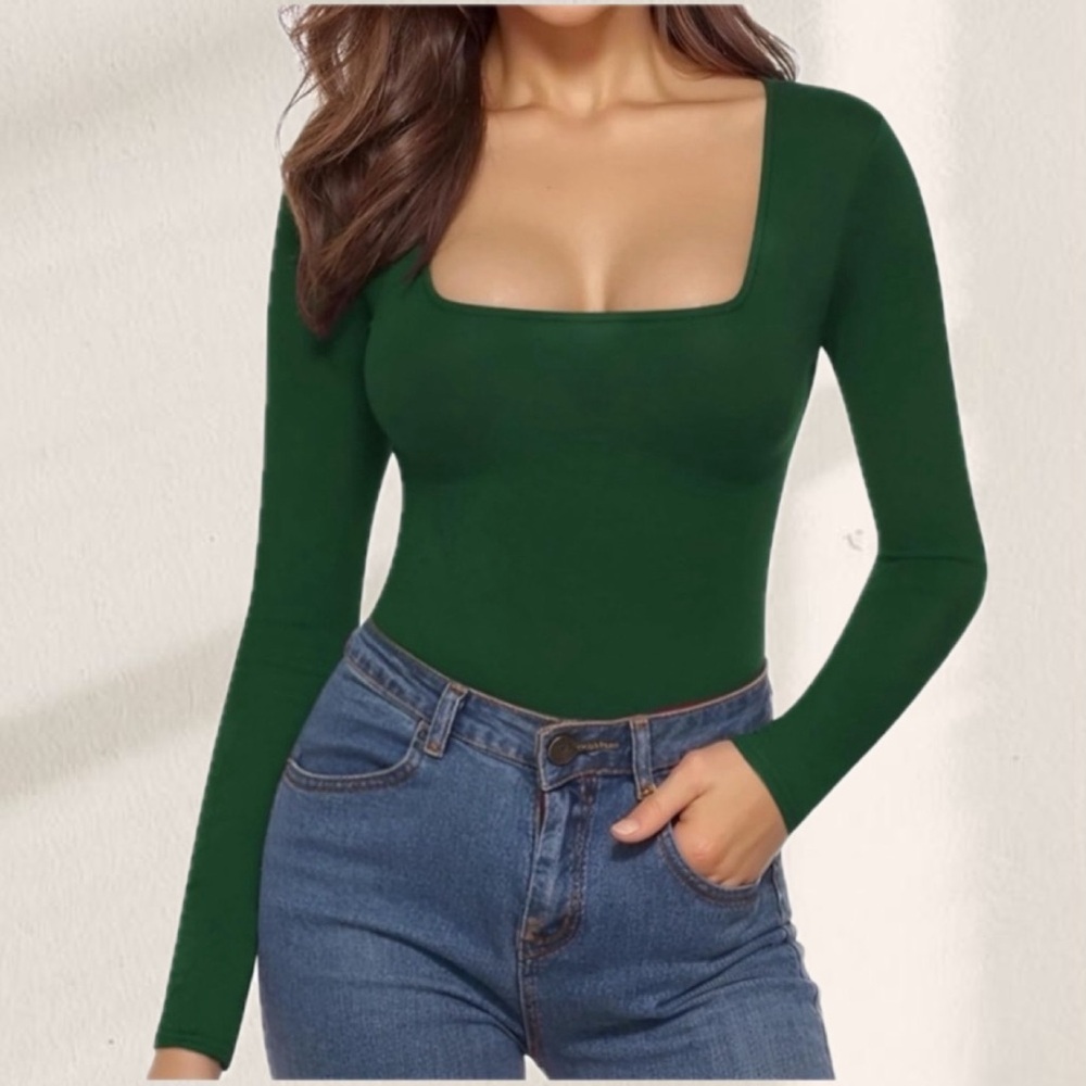 NWOT- MANGOPOP Women's Square Neck Long Sleeve Bodysuit green Tops.